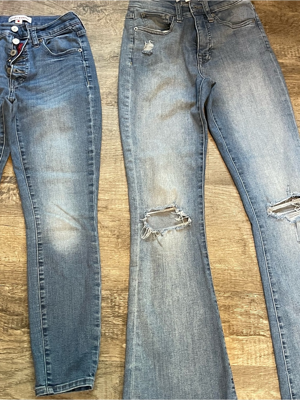Lucky Brand Women’s Light Blue Distressed Skinny Jeans size 2R